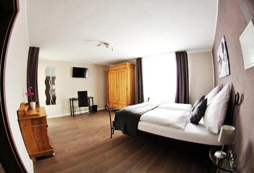 Apado Hotel Garni