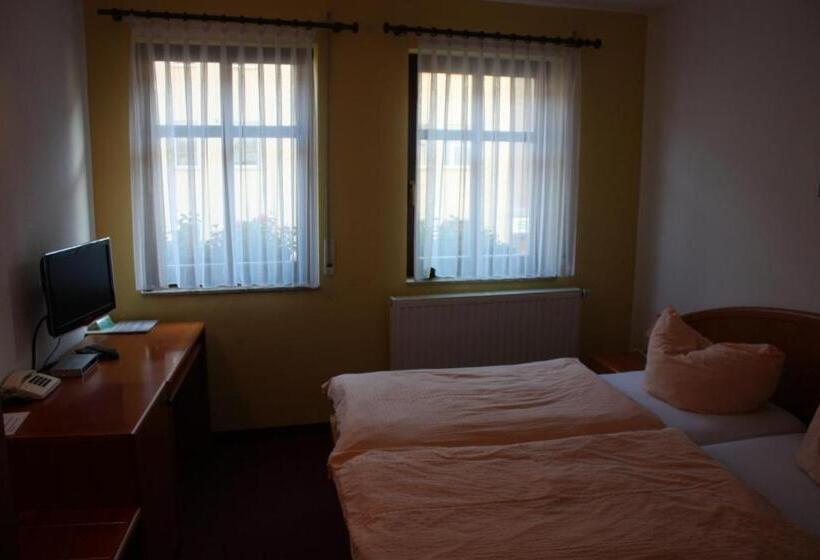 Eiscafe Pizzeria Hotel Rialto