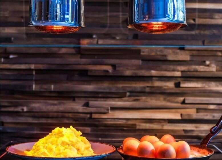 Hagen`s Hotel Eat & Meet Restaurant Bar Lounge