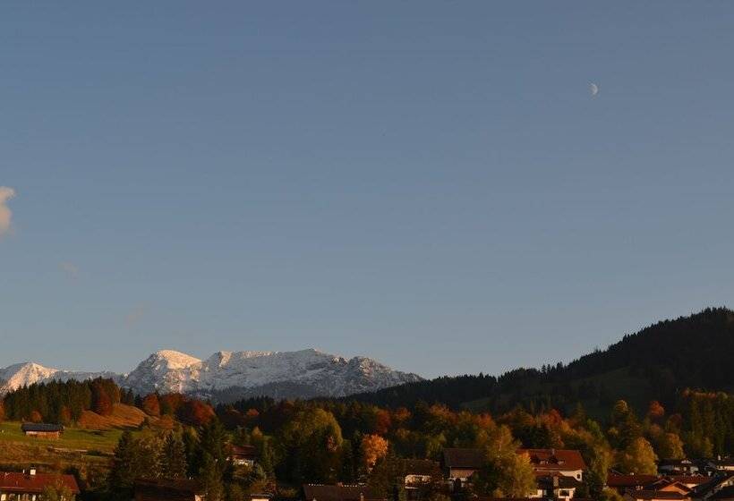 בית מלון כפרי Alpchalet Schwanstein