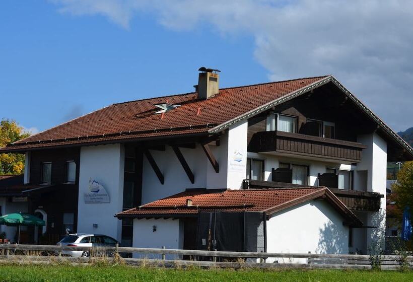 בית מלון כפרי Alpchalet Schwanstein