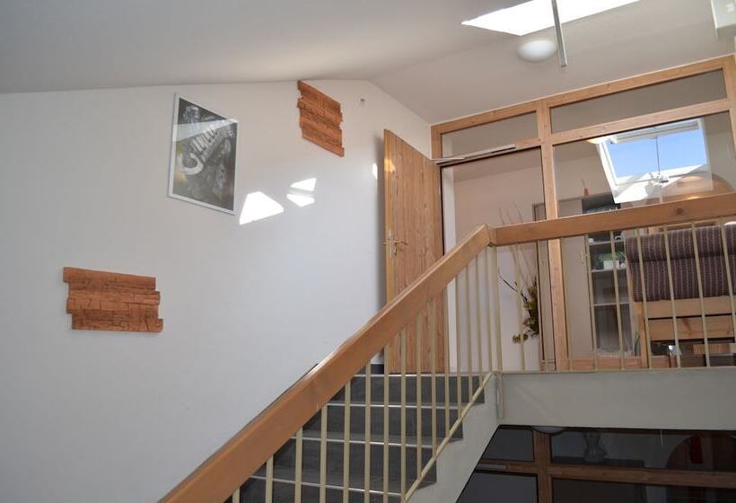 בית מלון כפרי Alpchalet Schwanstein