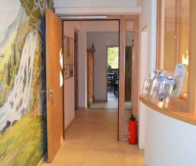 בית מלון כפרי Alpchalet Schwanstein