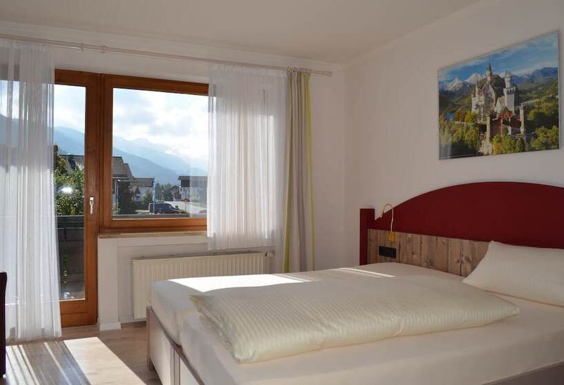 בית מלון כפרי Alpchalet Schwanstein