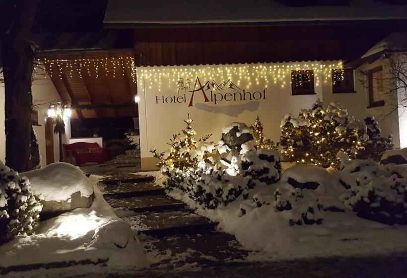 ホテル Alpenhof