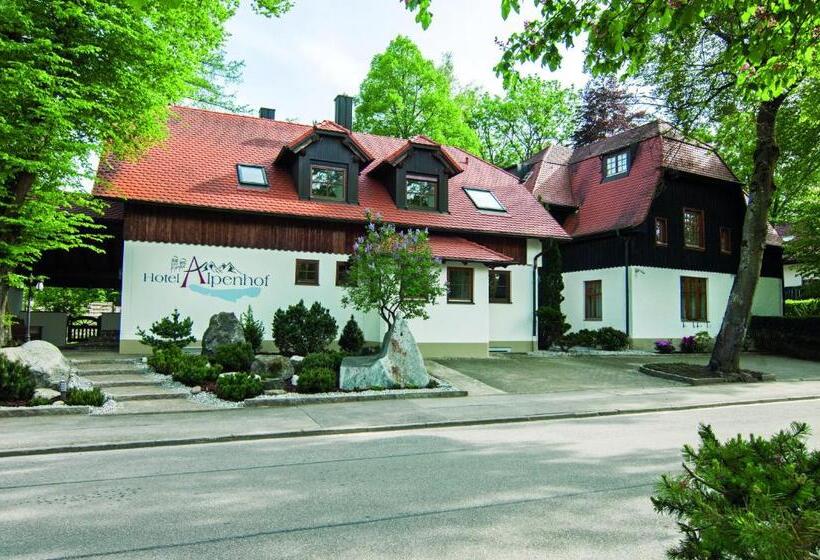 ホテル Alpenhof