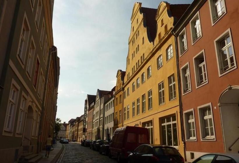 בית מלון כפרי Altstadt Pension Hafenblick