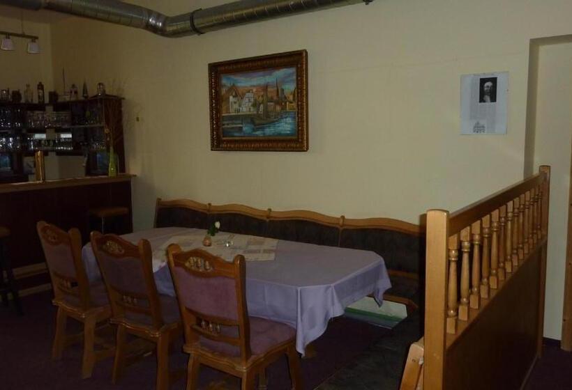 בית מלון כפרי Altstadt Pension Hafenblick