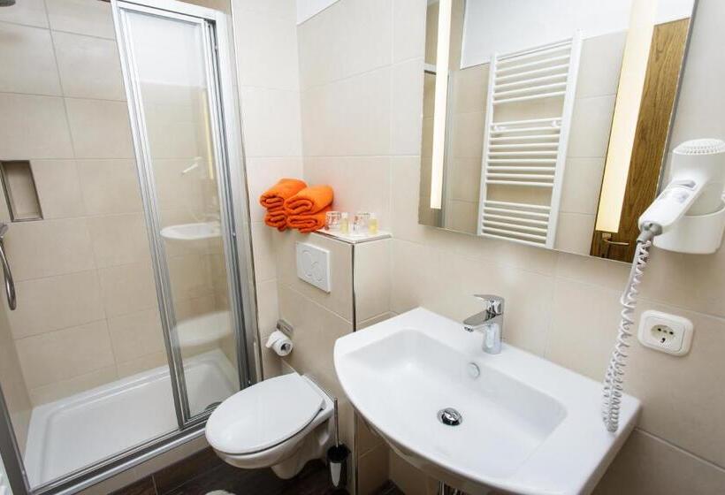 호텔 Bayrischer Hof