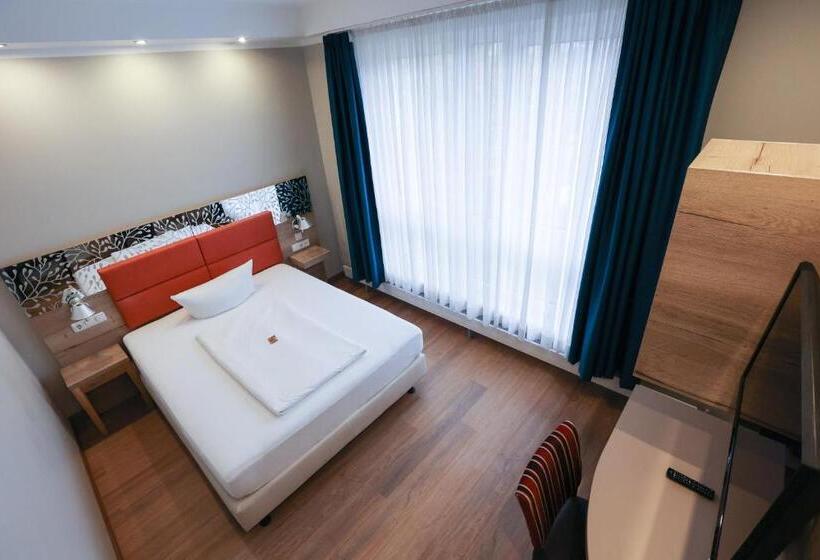 ホテル Blaubeurer Tor