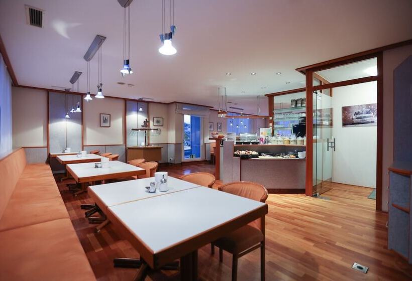 ホテル Blaubeurer Tor