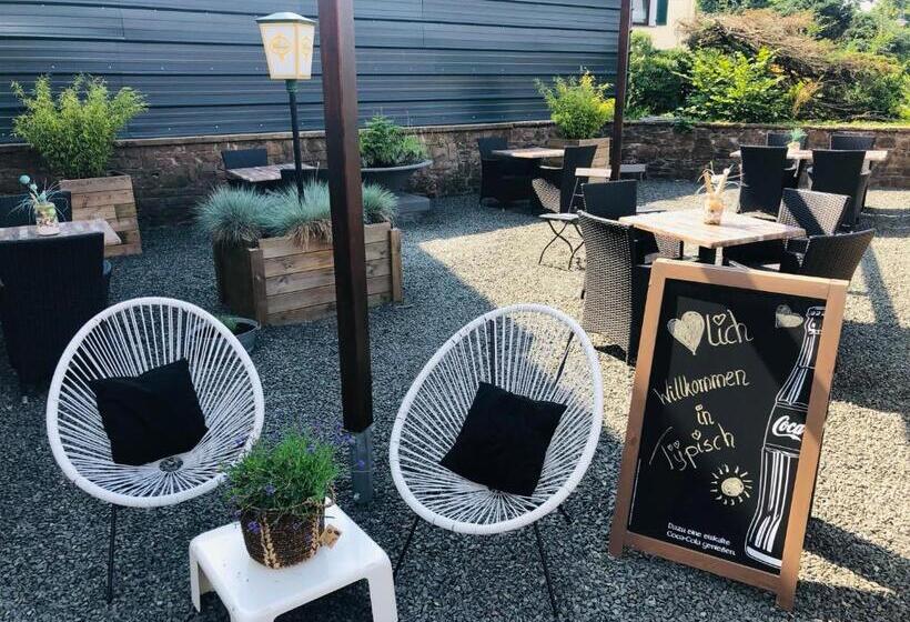 ホテル Brasserie Typisch