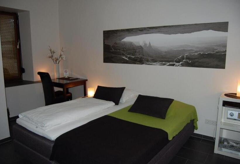 Отель Brasserie Typisch