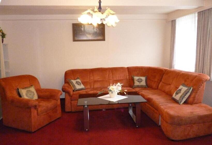 فندق Café Restaurant Parkhaus