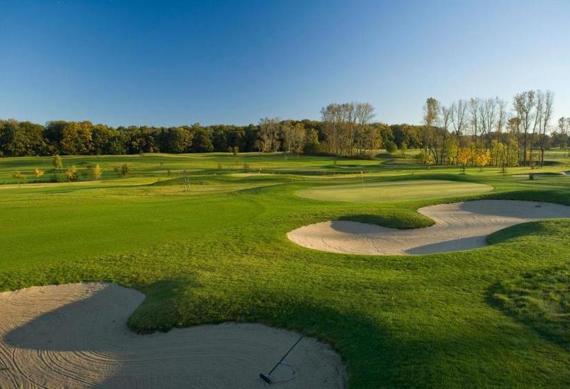 فندق Castello Apartments