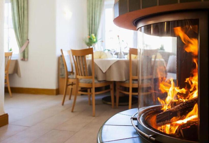 Отель Die Post Meerfeld