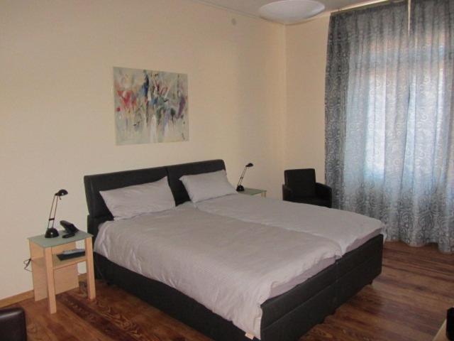 ホテル Exklusive Gastezimmer Landau