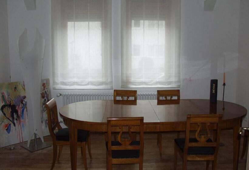 ホテル Exklusive Gastezimmer Landau