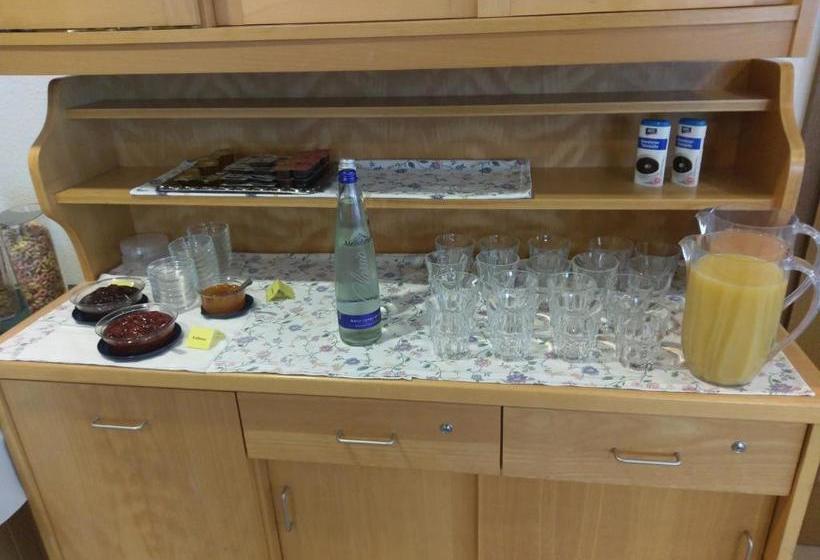 Отель Gasthaus Pension Rezatgrund