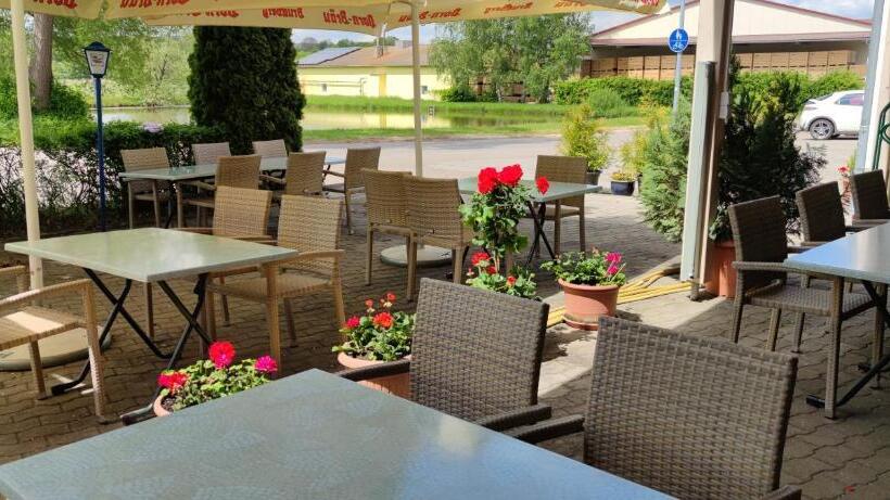 Отель Gasthaus Pension Rezatgrund