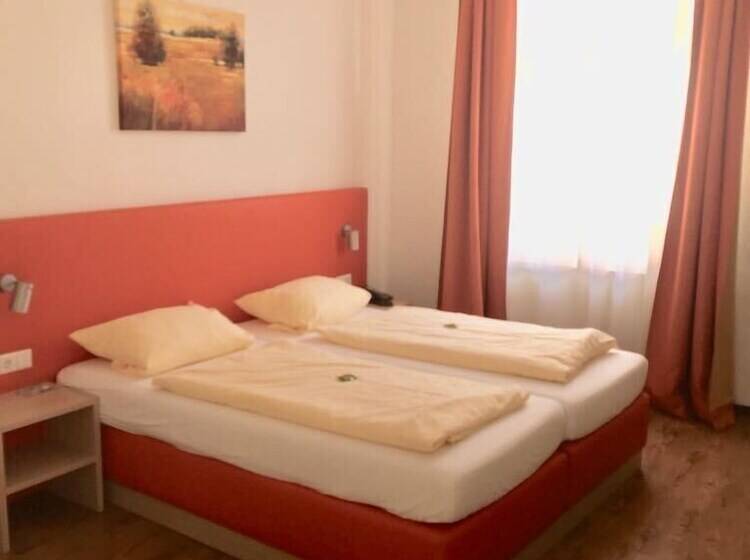 Отель Gasthof Bären Ochsenfurt