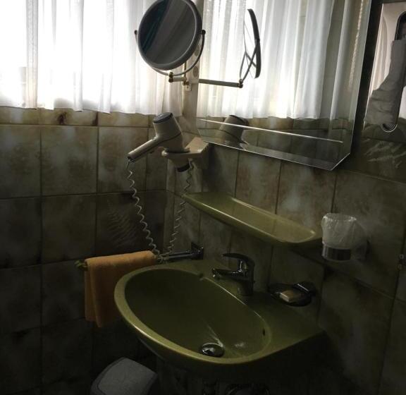 בית מלון כפרי Gasthof Zur Sonne Winzenhohl