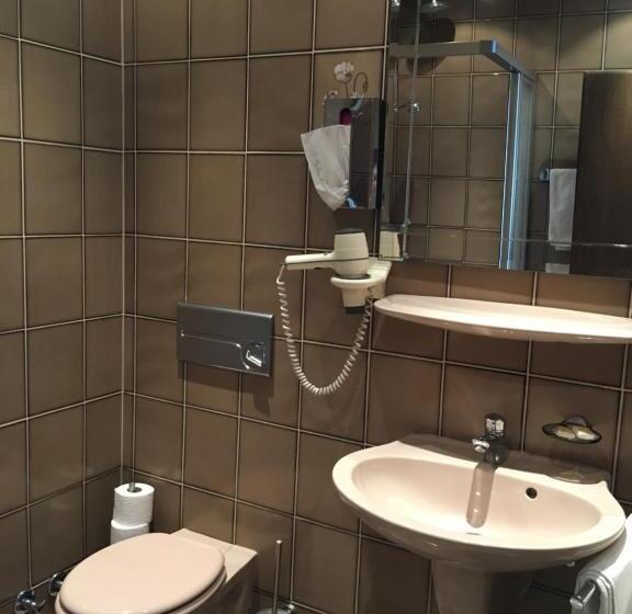 בית מלון כפרי Gasthof Zur Sonne Winzenhohl