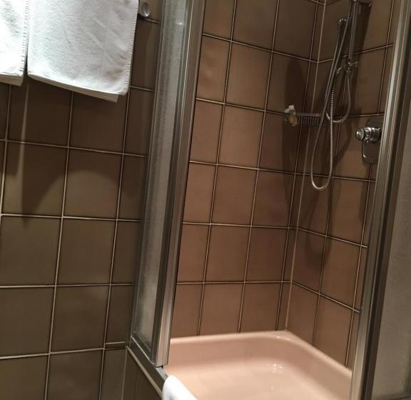 ホテル Gasthof Zur Sonne Winzenhohl