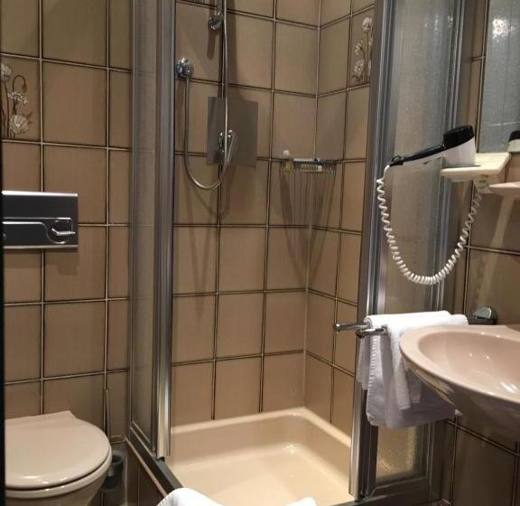 ホテル Gasthof Zur Sonne Winzenhohl