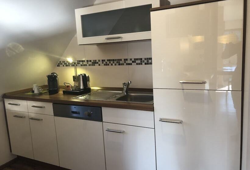 ホテル Glutschaufel