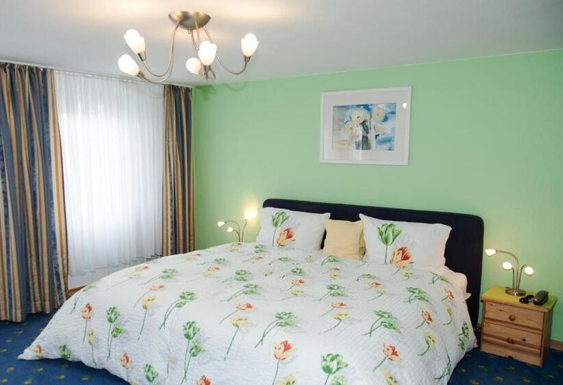 ホテル Gästehaus Priester