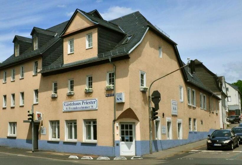 ホテル Gästehaus Priester