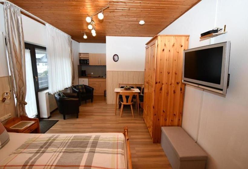 ホテル Gästehaus Steuer