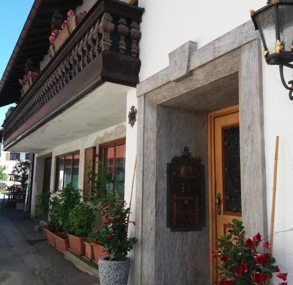 Отель Gästehaus Und Ferienwohnungen Veronika