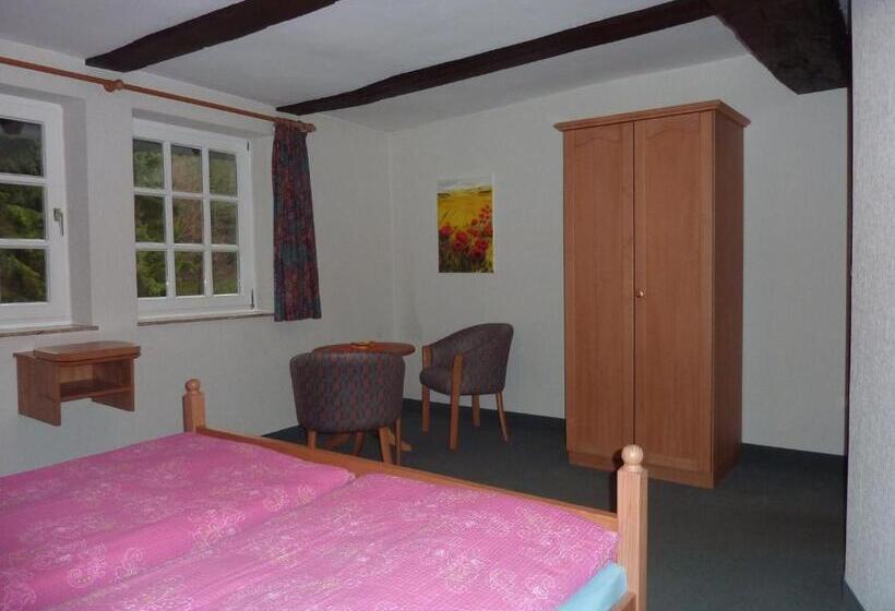 ホテル Hof Guttels Waldgasthof Ferienpension