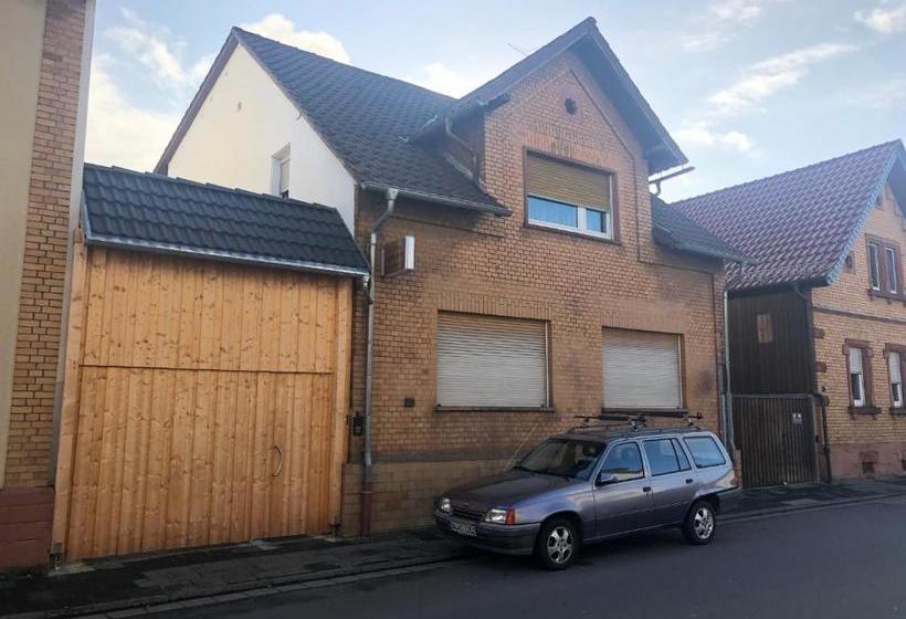 Отель Hope Inn Apartments