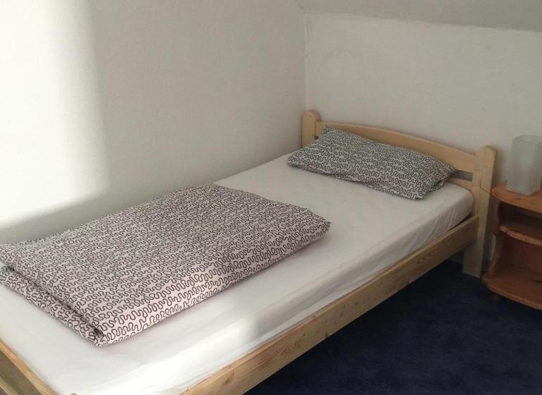 Отель Hope Inn Apartments