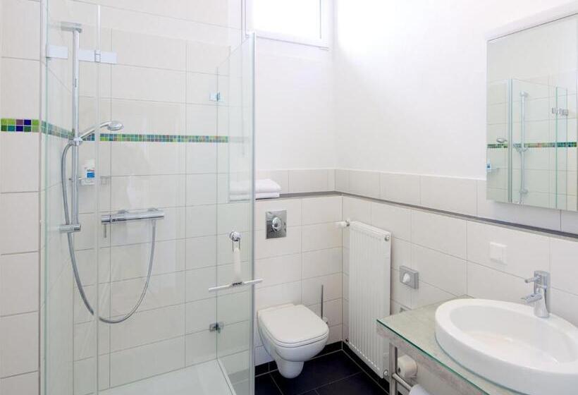 Отель Karolinger Hof