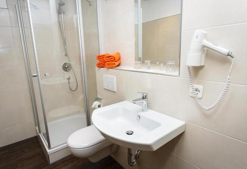 호텔 Bayrischer Hof