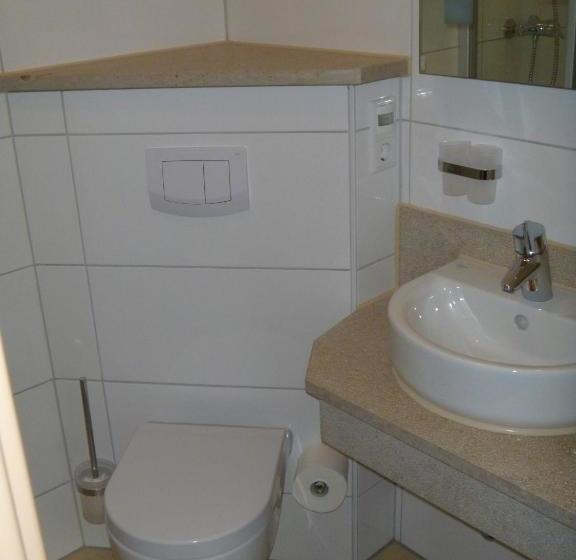 Отель Landgasthof Zum Wolfsberg