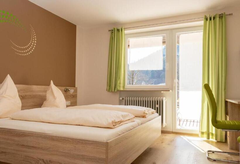 Отель Landgasthof Zum Wolfsberg