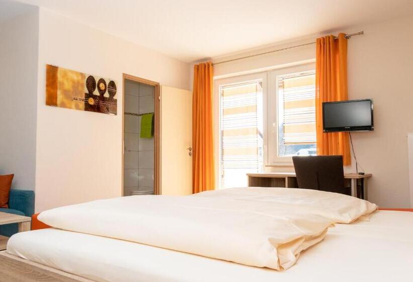 Отель Landgasthof Zum Wolfsberg