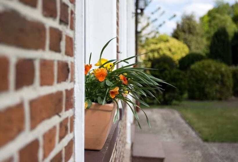 فندق Landhaus Lillesand