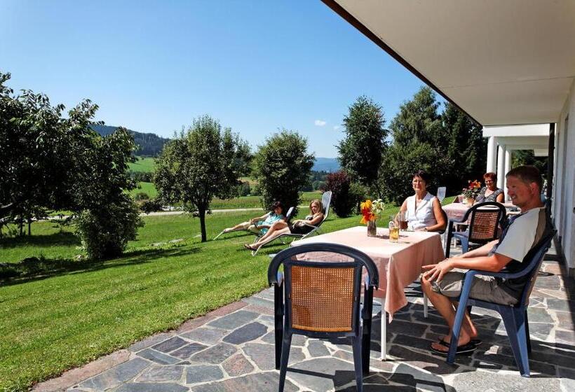 Отель Landhaus Maria Bed&breakfast