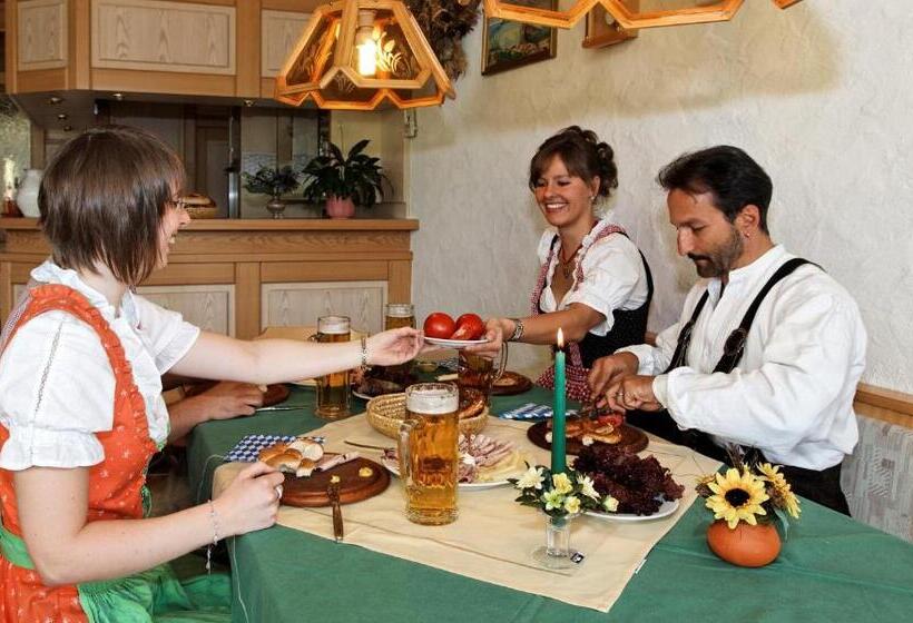 Отель Landhaus Maria Bed&breakfast