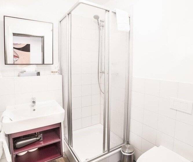 Отель Luxstay Friedberg   Self Check In