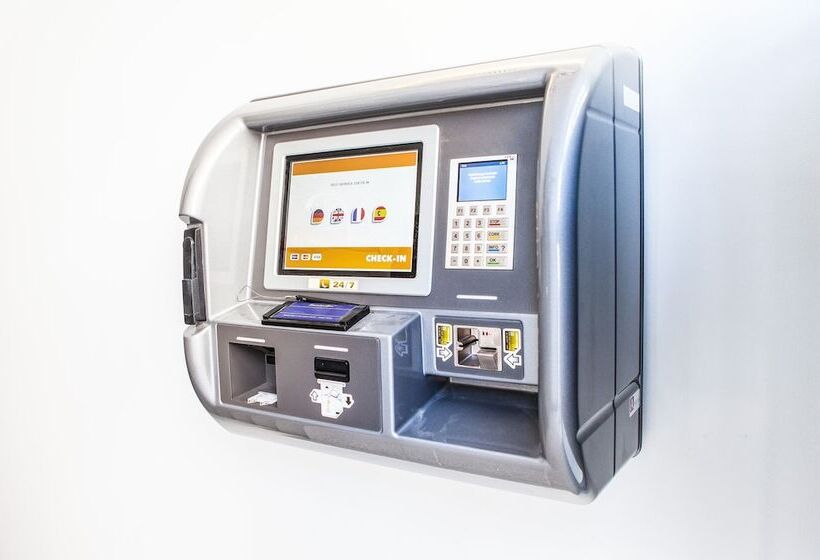 Отель Luxstay Friedberg   Self Check In