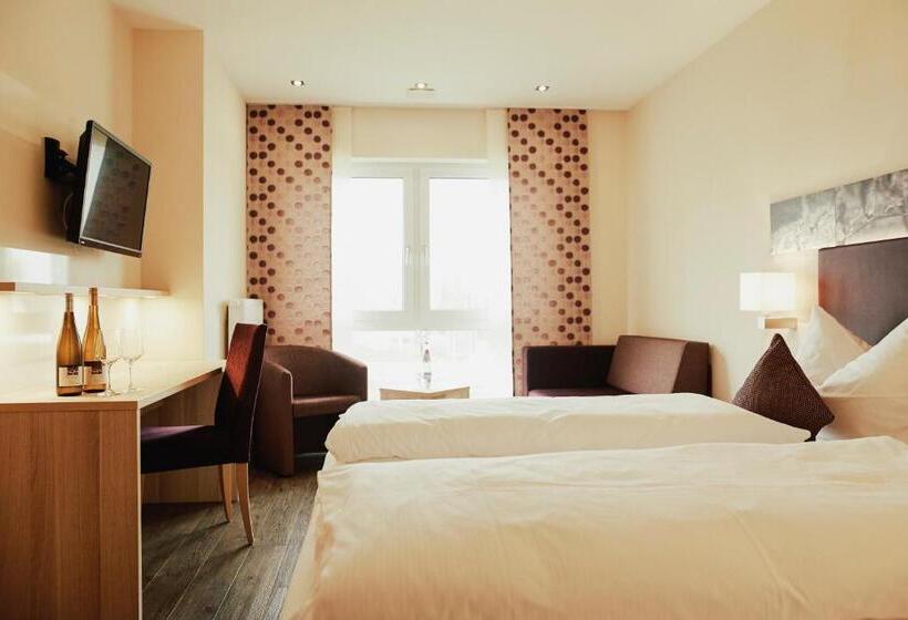 Отель Meyerhof   Weingut, Vinothek & Gästehaus