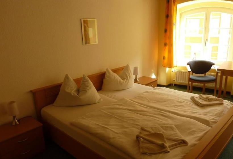 בית מלון כפרי Altstadt Pension Hafenblick