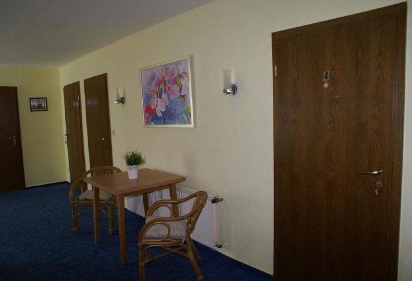 בית מלון כפרי Pension Lindenhof